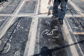 حضور جمعی از سینماگران در قطعه هنرمندان