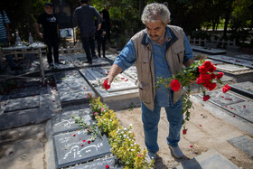 حضور جمعی از سینماگران در قطعه هنرمندان