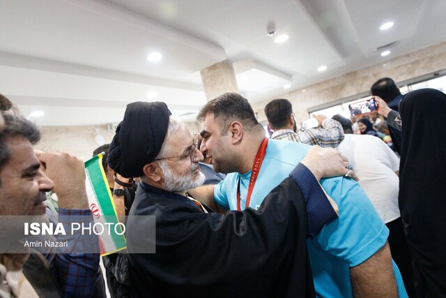 خدا را دارم و از مسئولان انتظاری ندارم/ مدالم را تقدیم به « حضرت امالبنین» کردم