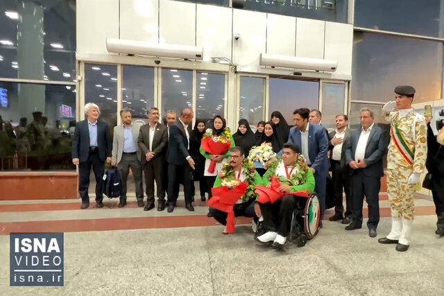 ویدیو/ استقبال مردم شیراز از مدالآوران پارالمپیک ۲۰۲۴ پاریس ویدیو/ استقبال مردم شیراز از مدالآوران پارالمپیک ۲۰۲۴ پاریس