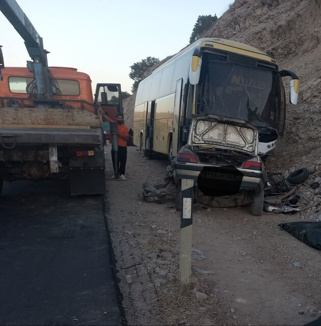 بیمبالاتی راننده پژو ۳ نفر را در ایلام به کام مرگ فرستاد بیمبالاتی راننده پژو ۳ نفر را در ایلام به کام مرگ فرستاد