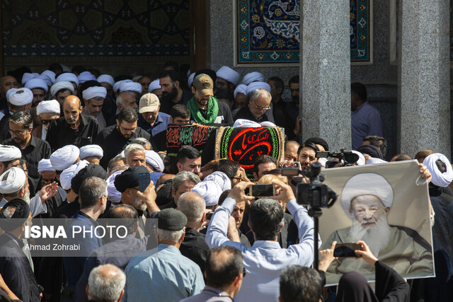 پیکر آیتالله محفوظی در حرم حضرت معصومه (س) به خاک سپرده شد