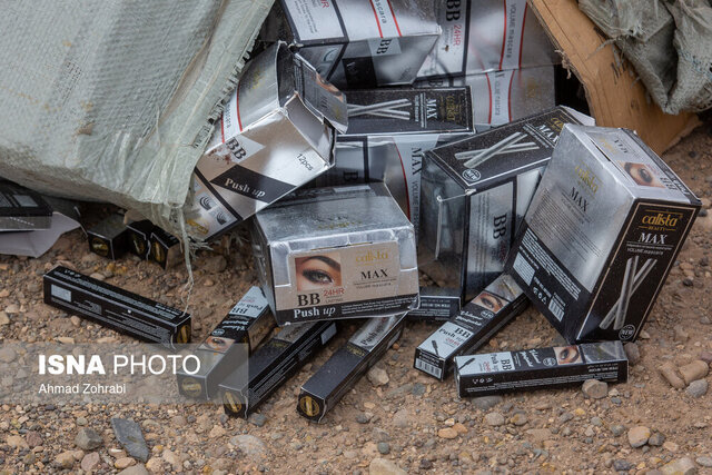 عکس تزیینی است توقیف خودروهای حامل کالای قاچاق در گمرک مرزی سرو