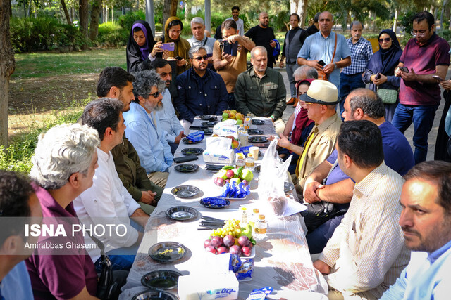 تلویزیون جایگزینی برای «خندوانه» و «عموپورنگ» معرفی کند