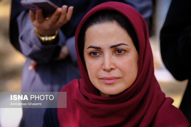 کمند امیرسلیمانی: متاسفانه روبروی هم ایستادهایم نه کنار هم! کمند امیرسلیمانی: متاسفانه روبروی هم ایستادهایم نه کنار هم!