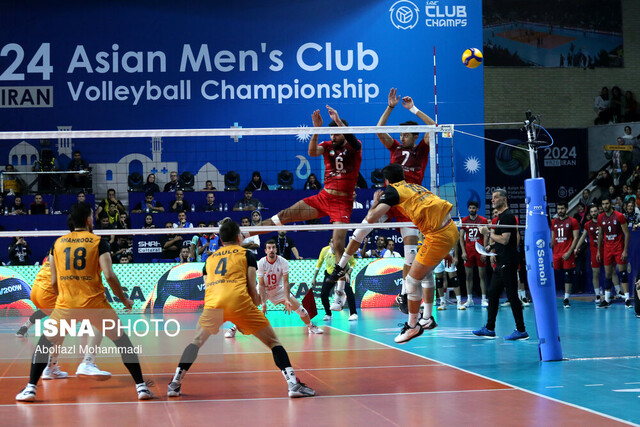 عکس آرشیوی است والیبال شهداب اسیر حملات ترنتینو شد