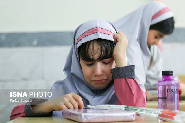 عکس تزئینی است کمالگرایی، فشار خانواده و رقابتجویی از عوامل اصلی اضطراب آزمون