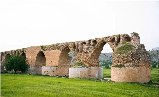 جاذبههای اعجابانگیز خرمآباد از «فلکالافلاک» تا «گرداب سنگی»!