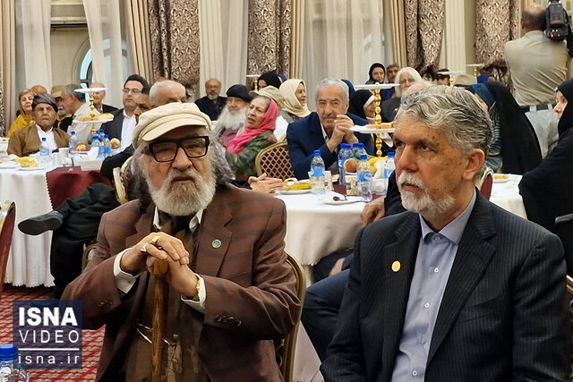 ویدیو/ هنرمندان پیشکسوت میزبان وزیر جدید ارشاد ویدیو/ هنرمندان پیشکسوت میزبان وزیر جدید ارشاد