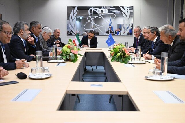 گروسی: بهزودی به تهران سفر میکنم