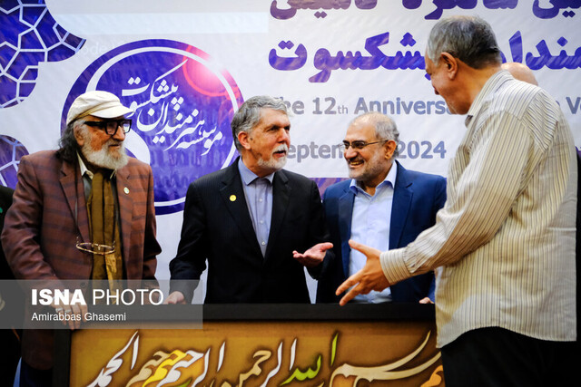 دیدار هنرمندان پیشکسوت با وزیر جدید ارشاد / «امیدوارم از ضعفهای خود بکاهم» دیدار هنرمندان پیشکسوت با وزیر جدید ارشاد / «امیدوارم از ضعفهای خود بکاهم»