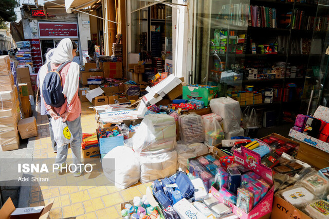 بازار لوازمالتحریر اصفهان زیر سایه تورم/ کودکان رؤیا میبافند، والدین حسابوکتاب میکنند