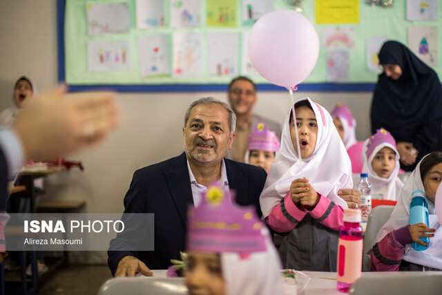 باز آمد بوی ماه مدرسه؛ راهی شدن بیش از ۱۷ میلیون دانشآموز و معلم به مدارس
