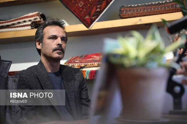 شاعران از بستر رنج، گلهای خیال میرویانند