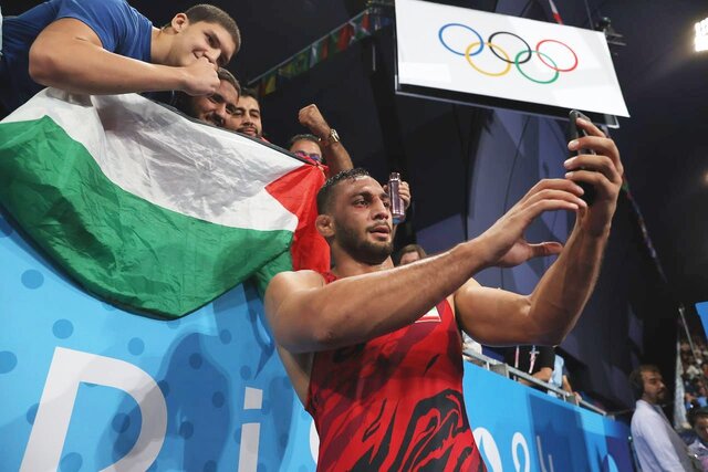 سلفیِ با ارزش برای رهبر! سلفیِ با ارزش برای رهبر!