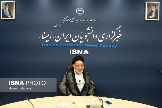 چرا برپایی وحدت را فقط وظیفه مجمع تقریب میدانید؟ / هیچوقت بین شیعه و سنی تفاوتی قائل نشدیم