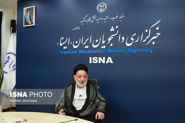 چرا برپایی وحدت را فقط وظیفه مجمع تقریب میدانید؟ / هیچوقت بین شیعه و سنی تفاوتی قائل نشدیم