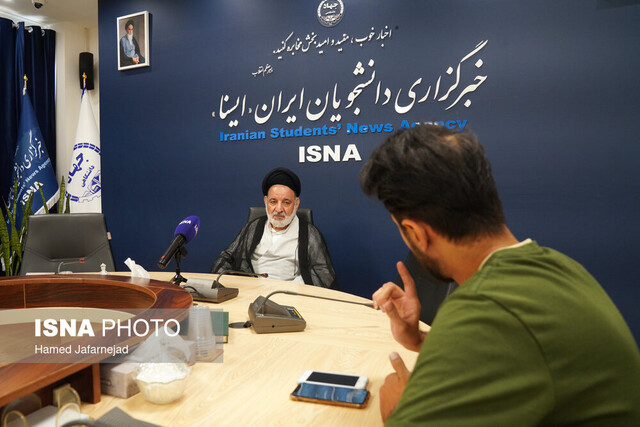 چرا برپایی وحدت را فقط وظیفه مجمع تقریب میدانید؟ / هیچوقت بین شیعه و سنی تفاوتی قائل نشدیم