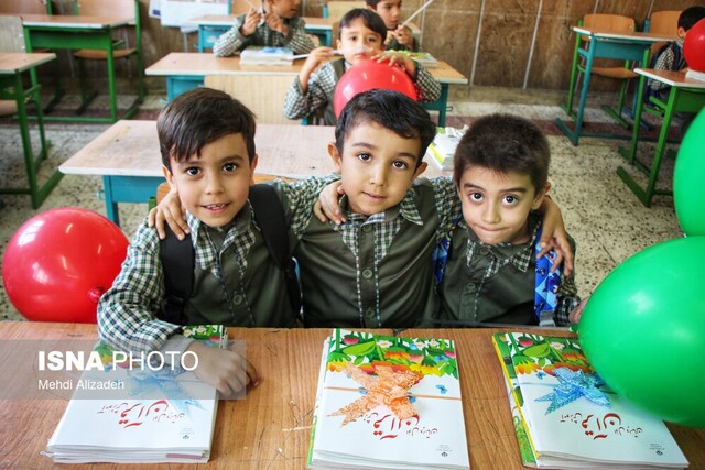 عکس تزئینی است مدیر آموزش و پرورش ماهنشان: آموزش فقط در کلاس درس خلاصه نمیشود