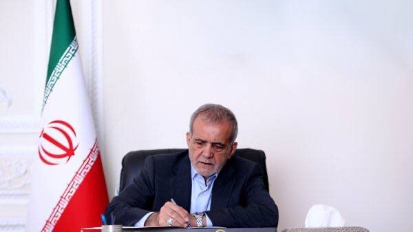 پیام تسلیت پزشکیان در پی درگذشت استاد محمود حکیمی پیام تسلیت پزشکیان در پی درگذشت استاد محمود حکیمی