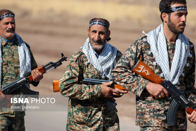 عکس تزئینی است بسیج جلوه زیبای مشارکت مردمی است