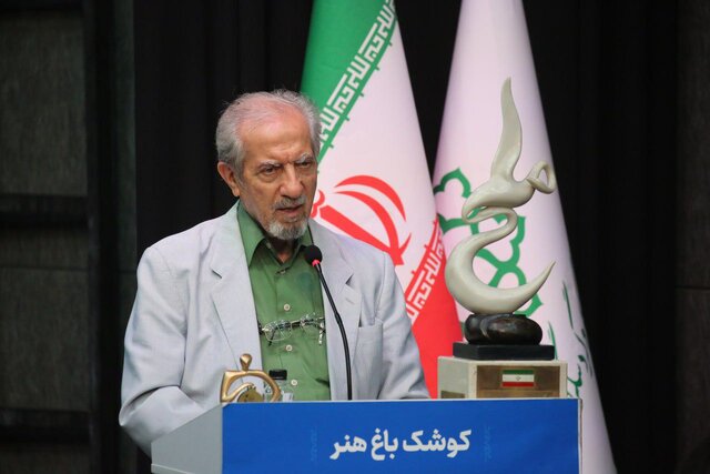 از غذا خوردن خسته میشوم از کار کردن نه!