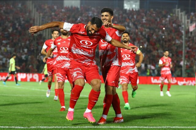 گلهای پرسپولیس به آلومینیوم اراک از دریچه دوربین ایسنا گلهای پرسپولیس به آلومینیوم اراک از دریچه دوربین ایسنا