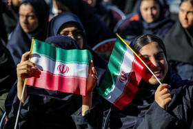 در حاشیه آغاز سال تحصیلی با حضور فاطمه مهاجرانی سخنگوی دولت در هنرستان دخترانه امام باقر (ع)