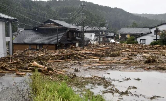 عکس: رویترز بارشهای سیلآسا در ژاپن یک کشته و چندین مفقود برجای گذاشت+فیلم