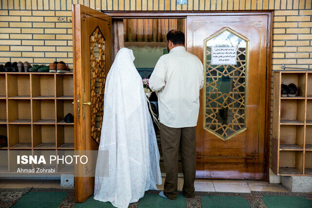 پیوند آسمانی ۱۶۵ زوج جوان در اتاق عقد حرم مطهر بانوی کرامت