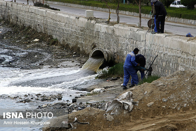 عکس تزئینی است یک واحد آلاینده در ناحیه صنعتی سیرو پلمب شد