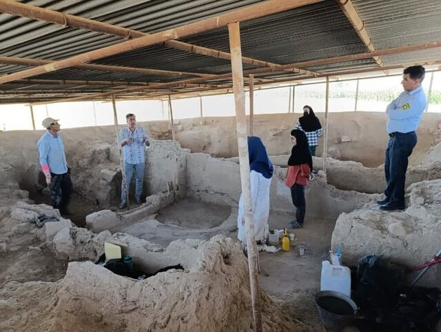 کشف نقاشیهای ۱۷۰۰ ساله در فیروزآباد