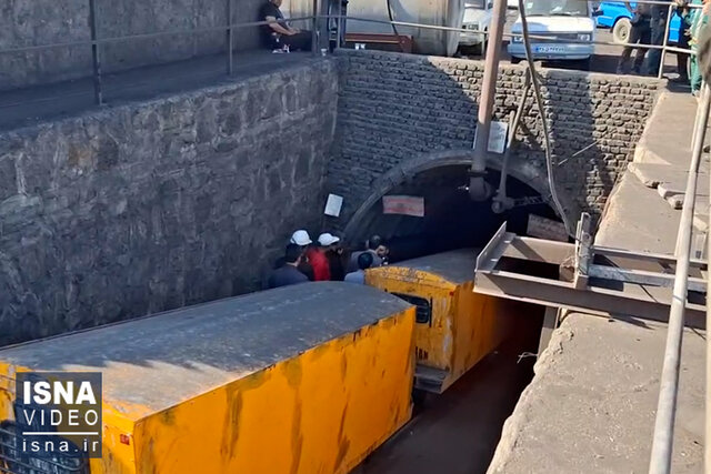 ویدئو/ تلاش امدادگران برای رسیدن به نقطه انفجار؛ گاز همچنان به داخل تونل ها رها می شود ویدئو/ تلاش امدادگران برای رسیدن به نقطه انفجار؛ گاز همچنان به داخل تونل ها رها می شود