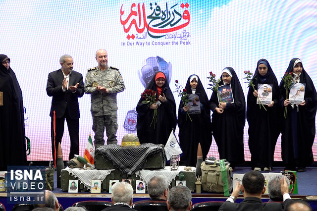 ویدیو/ توسعه و ترویج فرهنگ ایثار و شهادت در آموزش و پرورش ویدیو/ توسعه و ترویج فرهنگ ایثار و شهادت در آموزش و پرورش