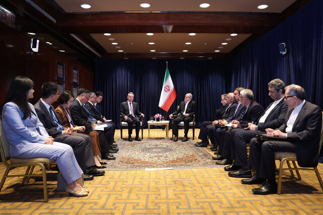 دیدار وزیر خارجه چین با رئیسجمهور ایران در نیویورک