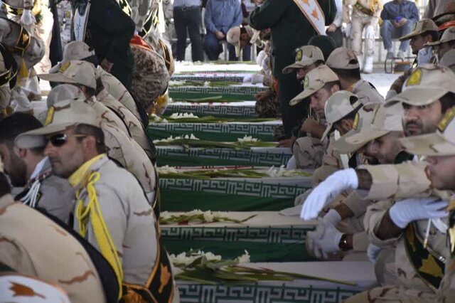 پیکر شهدای تازه تفحص شده پس از تشییع در مهران به تهران منتقل میشوند