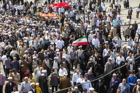 راهپیمایی نمازگزاران قمی در حمایت از جبهه مقاومت