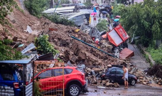 عکس: EPA طوفان در مکزیک قربانی گرفت