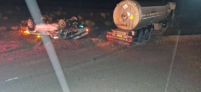 مصدومیت ۴ نفر در تصادف زنجیرهای کامیونها در آرادان مصدومیت ۴ نفر در تصادف زنجیرهای کامیونها در آرادان