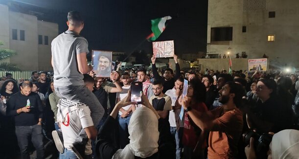 تجمع اردنیها در نزدیکی سفارت رژیم صهیونیستی در شهر امان راهپیمایی در رامالله، امان و رباط در محکومیت ترور سید حسن نصرالله