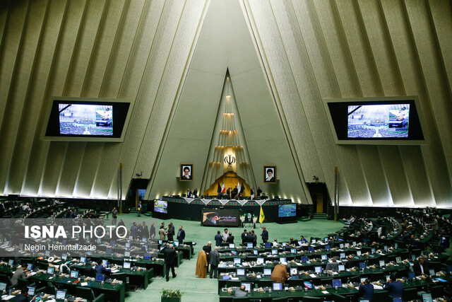 تعیین راهکارهایی جهت بهینهسازی و کاهش مصرف فرآوردههای نفتی در سال ۱۴۰۴ تعیین راهکارهایی جهت بهینهسازی و کاهش مصرف فرآوردههای نفتی در سال ۱۴۰۴