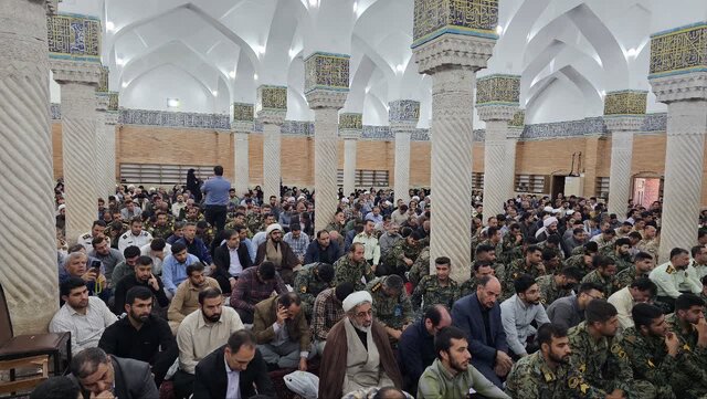 جبهه مقاومت و رشادت های آنها اسلام را زنده نگه داشته است