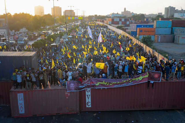 راهپیمایی هزاران نفری در پاکستان در محکومیت ترور رهبر حزب‌الله