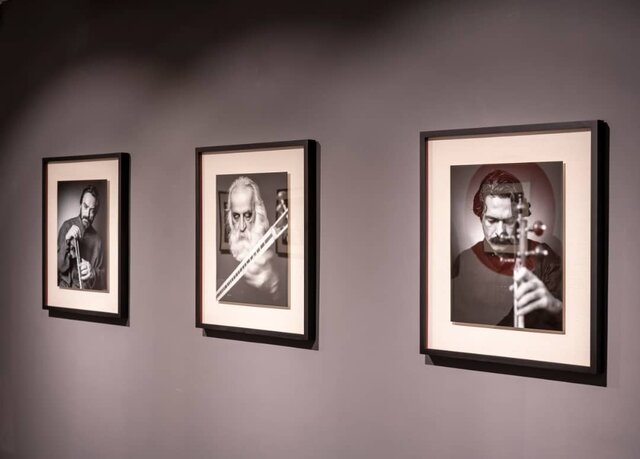 بزرگان از روی دیوار به ما نگاه میکنند!