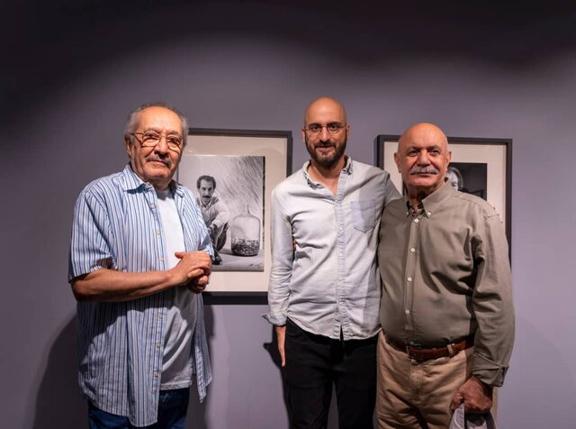 بزرگان از روی دیوار به ما نگاه میکنند!