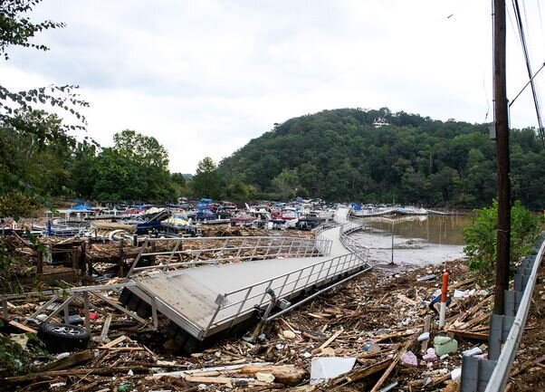 احتمال افزایش کُشتههای طوفانِ آمریکا به صدها تَن+عکس