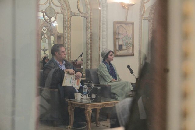 «و کسی نمیداند در کدام زمین میمیرد»