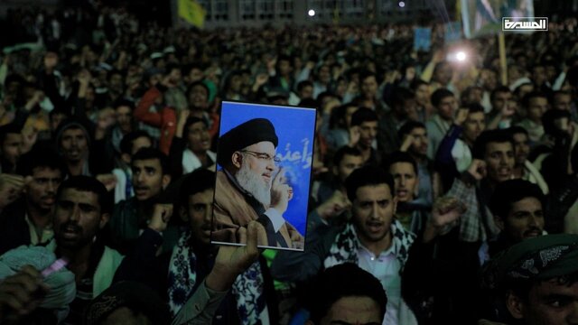 شادی مردم یمن از موشک‌باران سرزمین‌های اشغالی توسط ایران