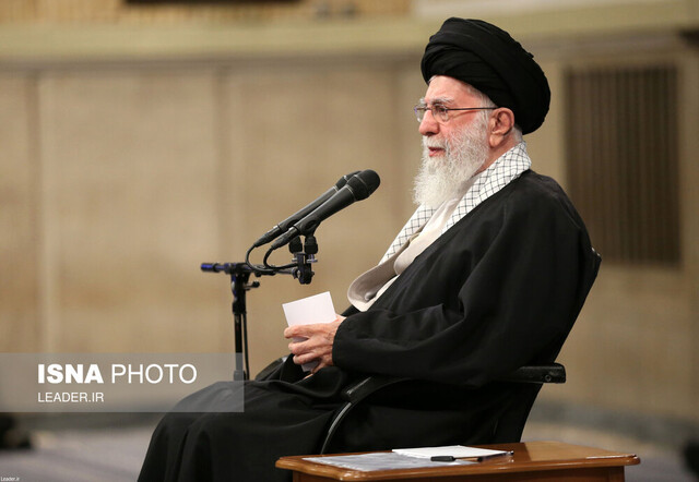 عکس/ حضور رهبر انقلاب در مراسم تشییع پیکر شهدای جهاد خودکفایی سپاه پاسداران عکس/ حضور رهبر انقلاب در مراسم تشییع پیکر شهدای جهاد خودکفایی سپاه پاسداران