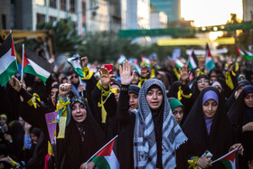 راهپیمایی دانشجویی در حمایت از رزمندگان مقاومت و عملیات وعده صادق ۲